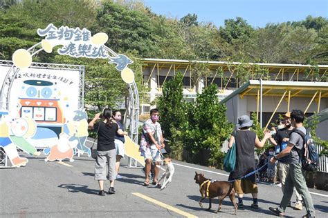 狗狗頭|高雄「吹狗螺音樂派對」移師中央公園 萬人與毛孩們同歡